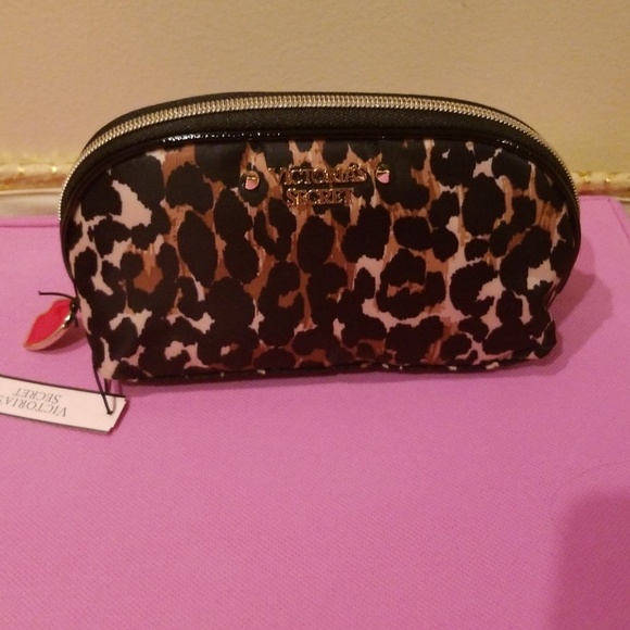 Victoria's Secret Handbags - Victoria's Secret Leopard Bag